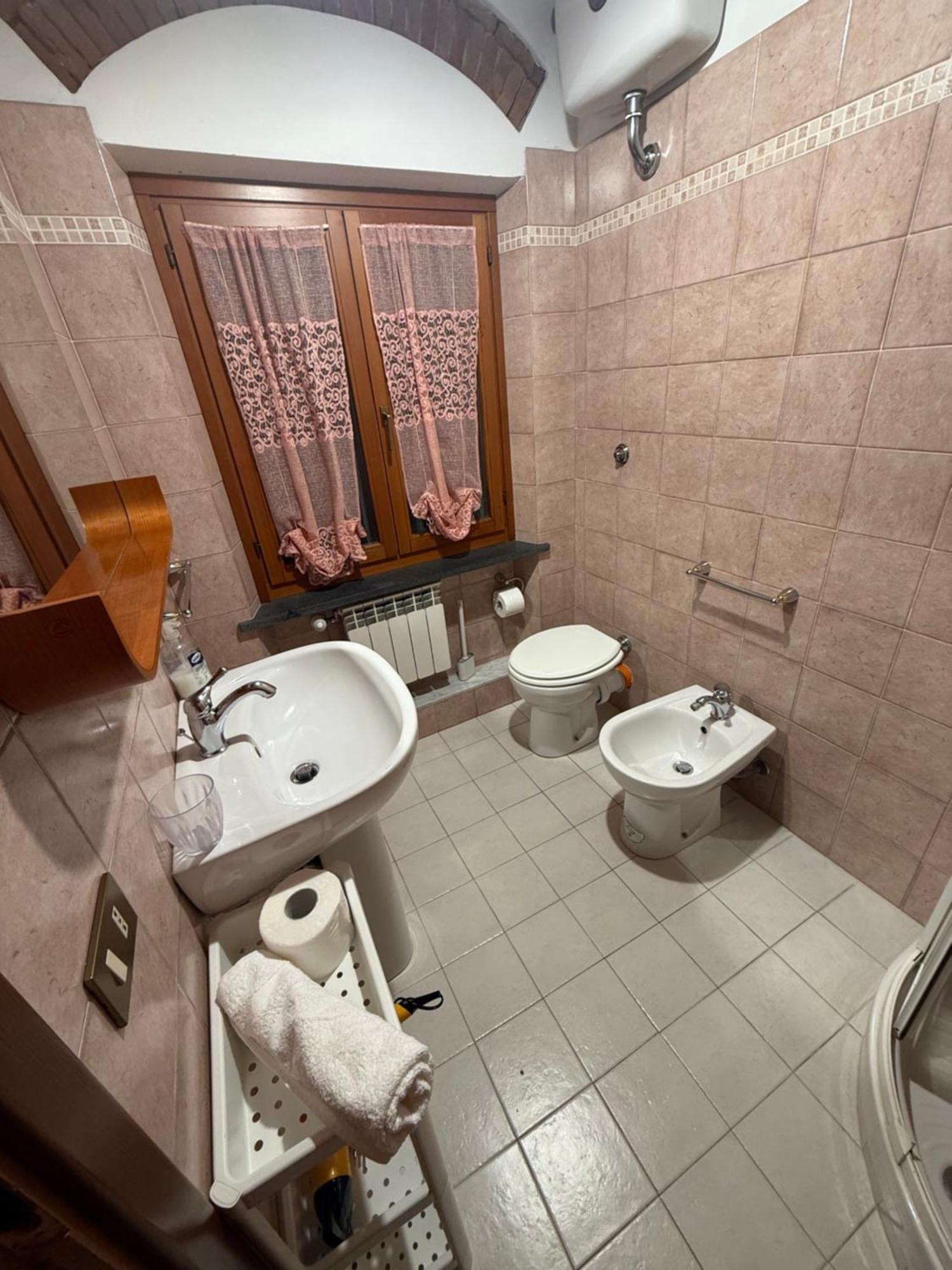 La Convenienza Bed & Breakfast Uliveto Terme Luaran gambar